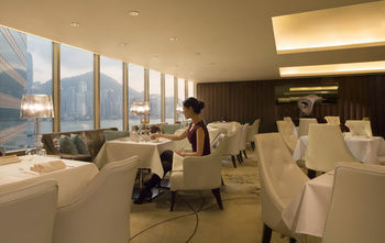 The Royal Pacific Hotel & Towers