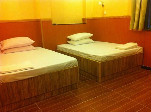 Hostal New Garden Hostel