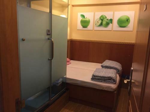 Hostal New Garden Hostel