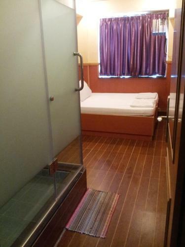 Hostal New Garden Hostel