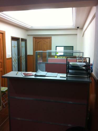 Hostal New Garden Hostel
