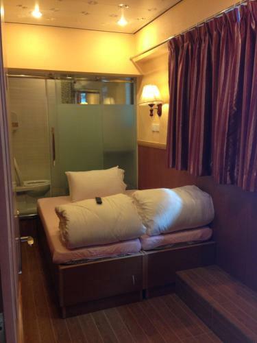 Hostal New Garden Hostel