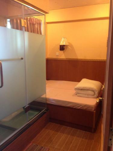 Hostal New Garden Hostel
