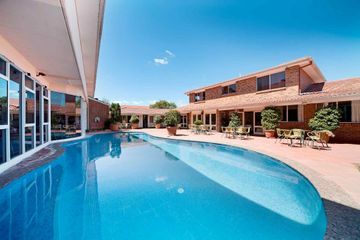 Hotel Ibis Styles Canberra Narrabund