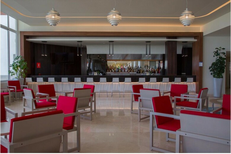 Hotel Grand Muthu Almirante Beach