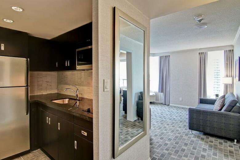 Doubletree By Hilton Hotel Toronto Downtown