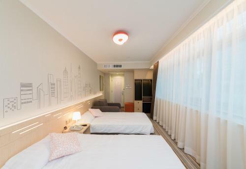 West Hotel