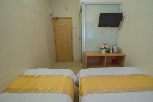 Hostal Kam Fu Guesthouse