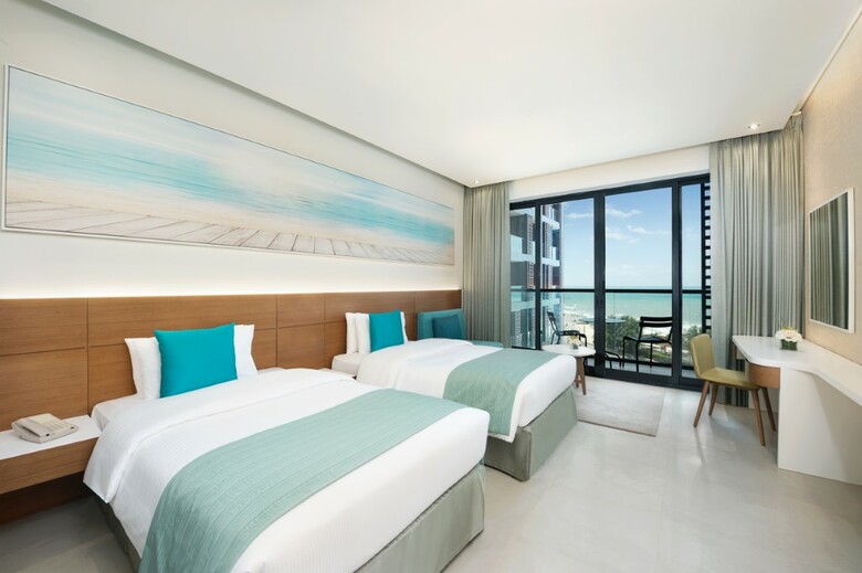 Hotel Wyndham Garden Ajman Corniche