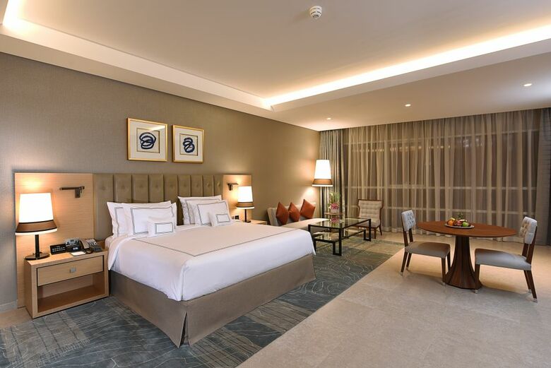 Grand Cosmopolitan Hotel