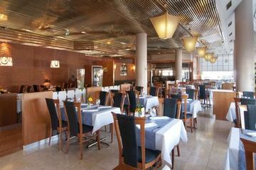Hotel Holiday Inn Airport