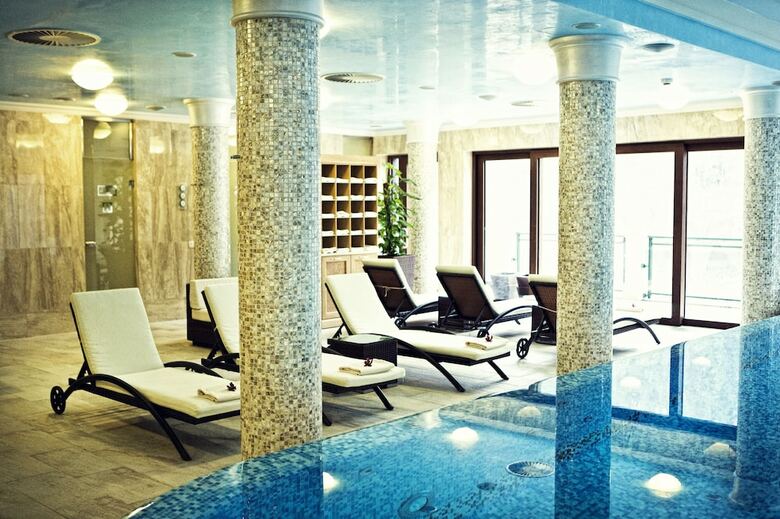 Hotel Retro Riverside Wellness Resort