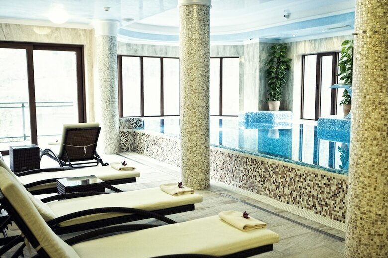 Hotel Retro Riverside Wellness Resort