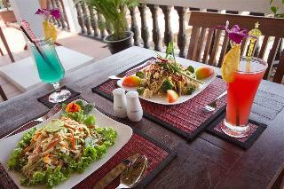 Hotel The Moon Villa & Caf�
