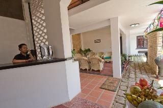 Hotel The Moon Villa & Caf�
