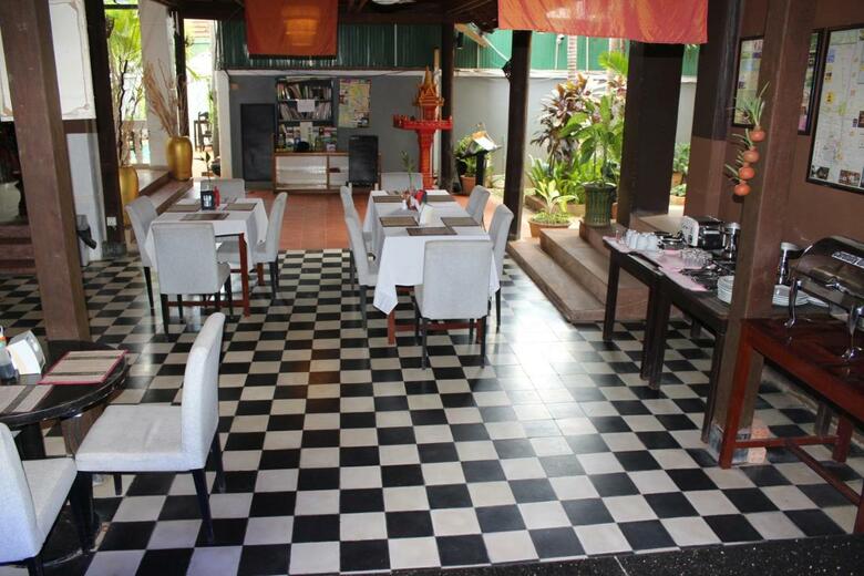 Hostal Tanei Guesthouse