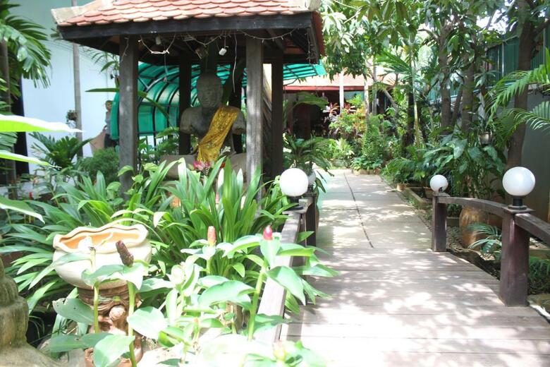 Hostal Tanei Guesthouse