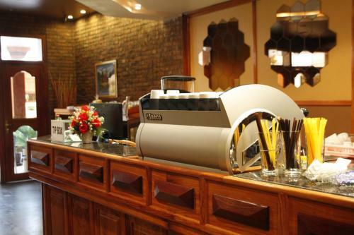 Hostal Rotha Guesthouse