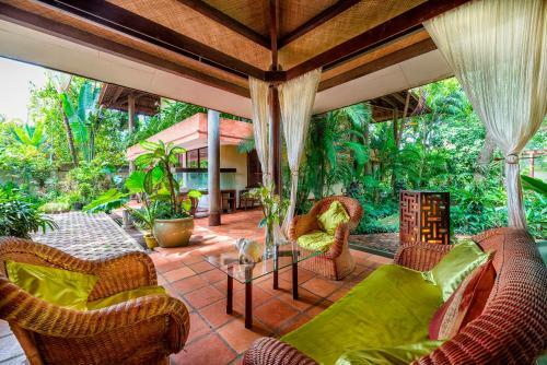 Villa Amatao Tropical Residence