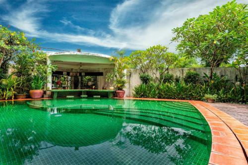 Villa Amatao Tropical Residence
