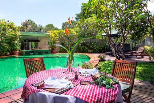 Villa Amatao Tropical Residence