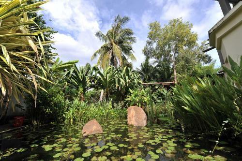 Villa Amatao Tropical Residence