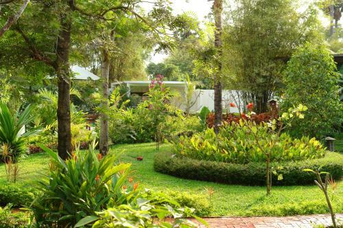 Villa Amatao Tropical Residence