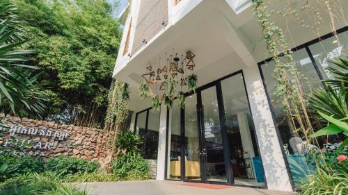 Popular Boutique Hotel