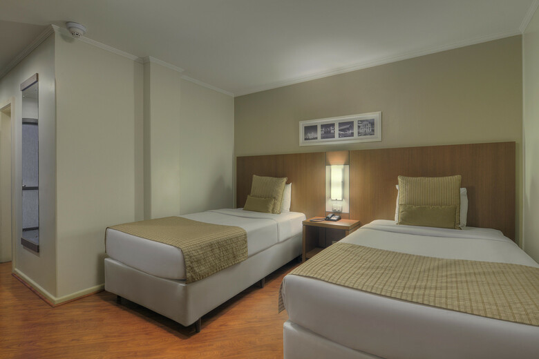 Hotel Deville Curitiba Batel