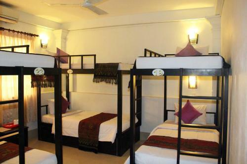 Hostal Tropical Breeze Guesthouse