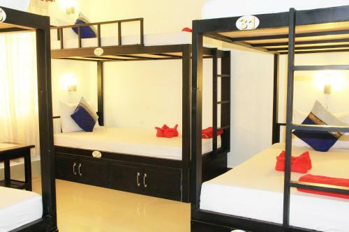 Hostal Tropical Breeze Guesthouse