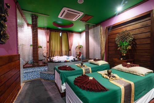 Hotel Empress Residence Resort And Spa