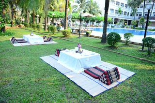 Ree Hotel