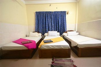 Hostal Yellow Hostel