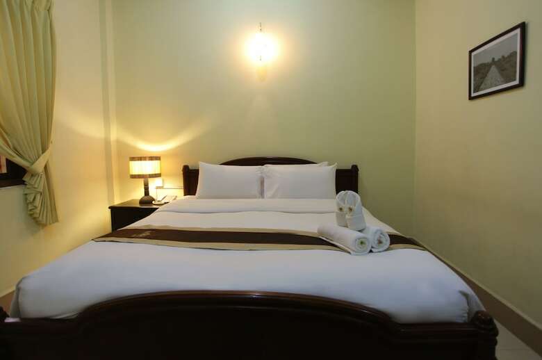 Hotel The Villa Sok San Square