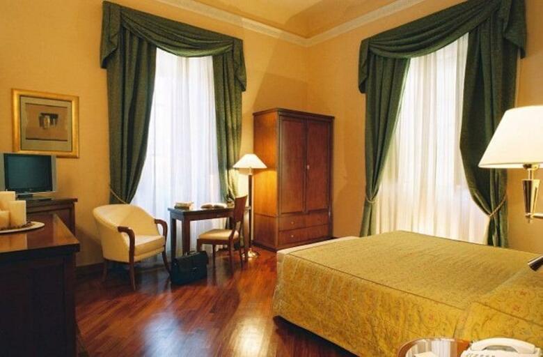 Hotel Pierre