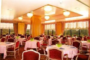 Hotel Russott