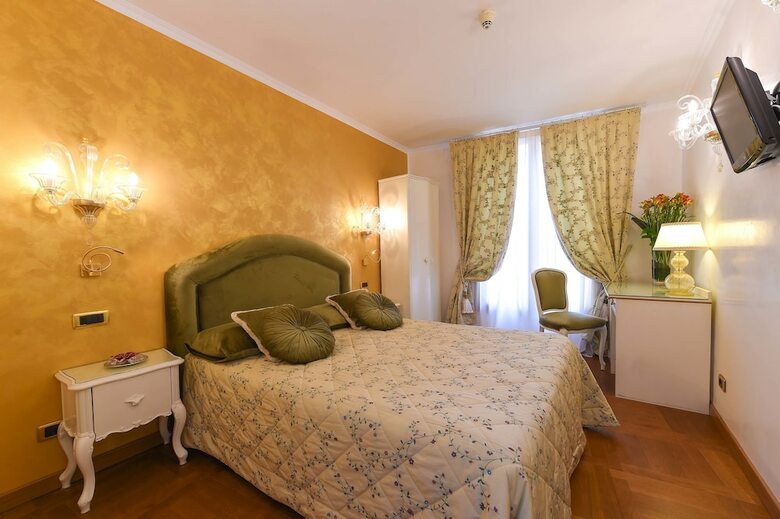 Hotel Savoia & Jolanda