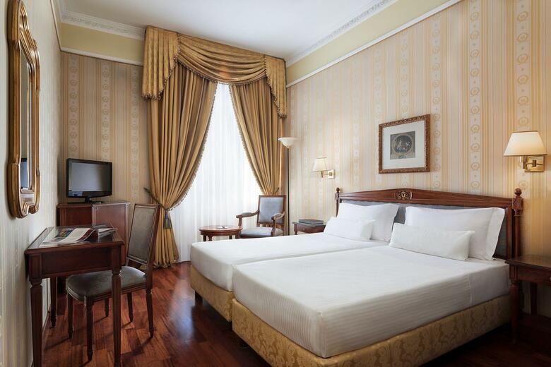 Hotel Sina De La Ville