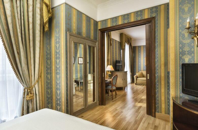 Hotel Sina De La Ville