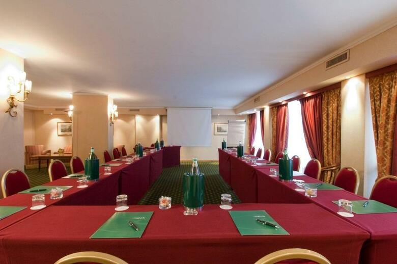 Hotel Sina De La Ville