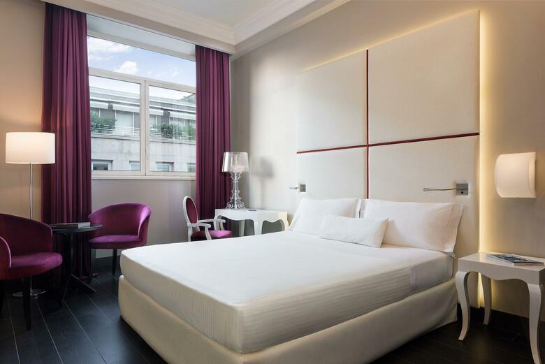 Hotel Sina De La Ville
