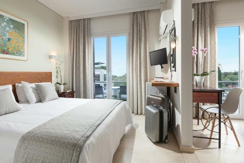 Minavra Hotel