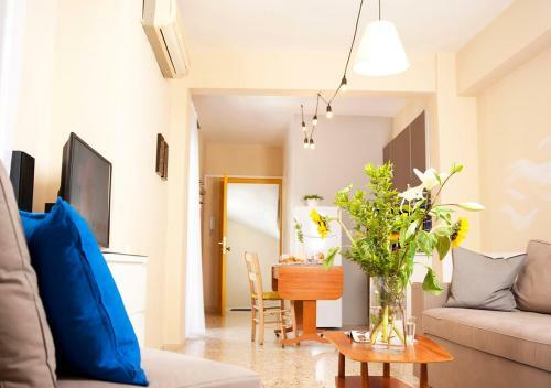 Live In Athens, Psyrri Central Apartments
