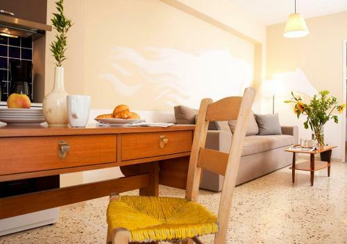 Live In Athens, Psyrri Central Apartments
