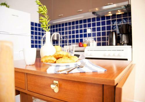 Live In Athens, Psyrri Central Apartments