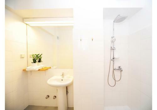 Live In Athens, Psyrri Central Apartments
