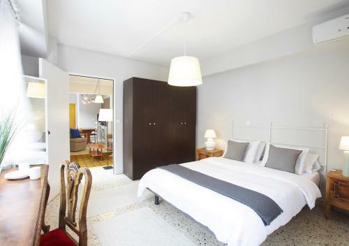 Live In Athens, Psyrri Central Apartments