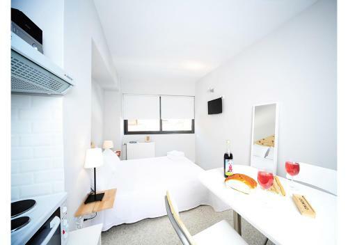 Live In Athens, Psyrri Central Apartments