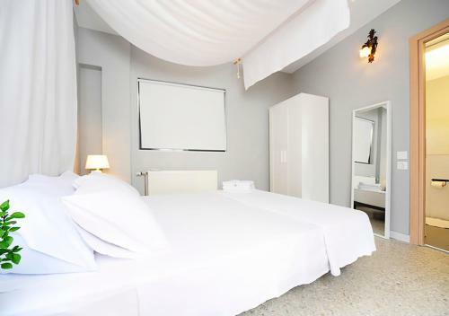 Live In Athens, Psyrri Central Apartments